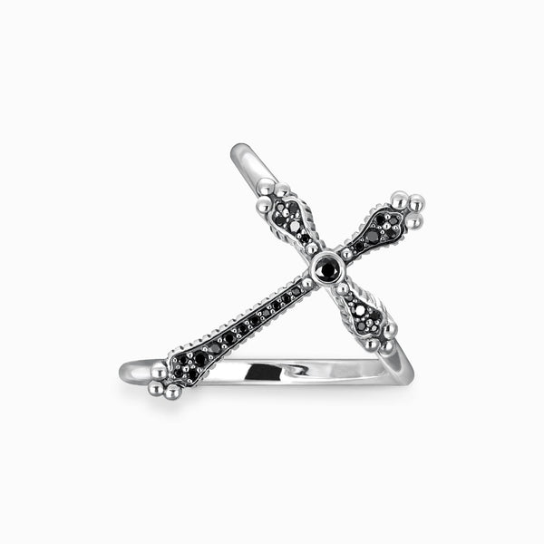 O Anel Cruz de Zircônias Duplo em Prata 925 é a joia perfeita para você que deseja inspirar estilo e proteção em uma joia. Cravejada em alto relevo a mão com zircônias e feita em prata de lei com banho de ródio traz um brilho único e estiloso a peça perfeito para qualquer ocasião se você deseja destaque e exclusividade em uma joia esse anel é para você! 