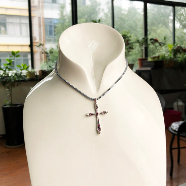 Colar Cruz em Prata 925 e Zircônias coloridas