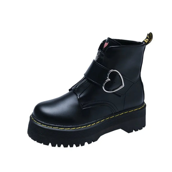 Bota Feminina De Inverno Grossa Com Fívela De Coração -  Promoção De Inverno 2025
