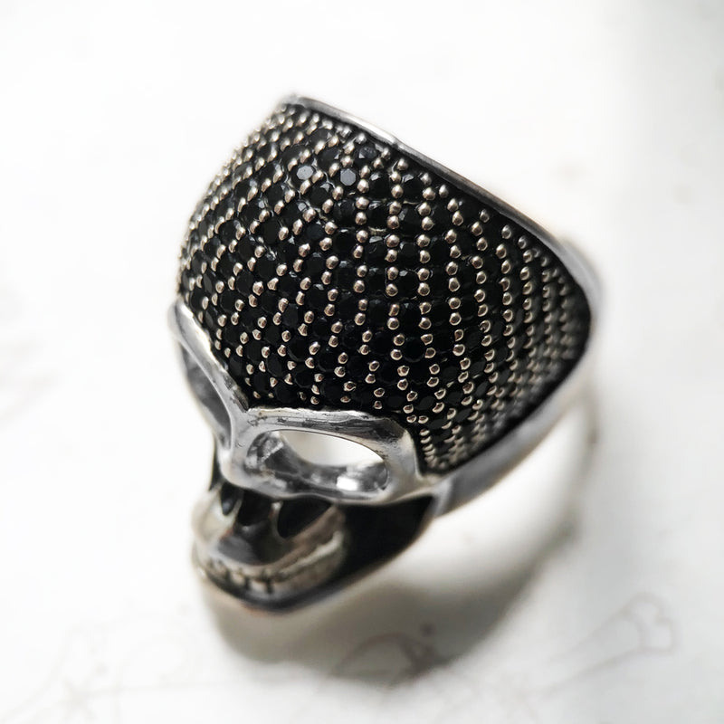 Anel Masculino Caveira de Zircônias em Prata 925