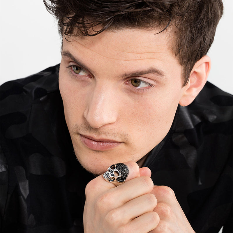 Anel Masculino Caveira de Zircônias em Prata 925
