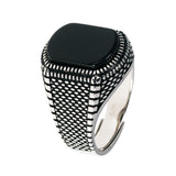Anel Masculino Couraça e Obsidiana  em prata 925 é a escolha perfeita para homens que valorizam sua identidade e estilo, perfeito para homens que procuram aneis para mãos grandes, aneis grandes da arquetiposhop.com.br 