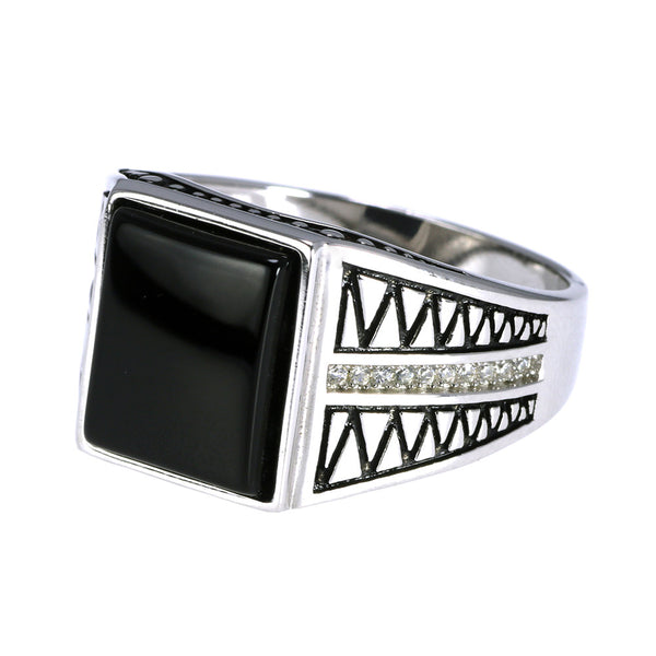 Anel Masculino Sinete Obsidiana em prata 925 importada é a escolha perfeita para homens que valorizam sua identidade e estilo. Para mãos grandes da arquetiposhop.com.br em prata 925 e zirconias 