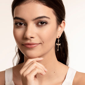 Brinco Libélula Longo em Ouro 18K