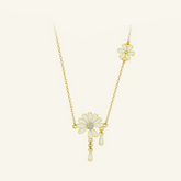 O Colar Margarida em prata 925 e zirconias de alta qualidade e banho de ouro 18k da arquetiposhop.com.br, arquetipo das flores, arquetipo da margarida , lado luz, bem me quer, lado sombra, arquetipo, (12)