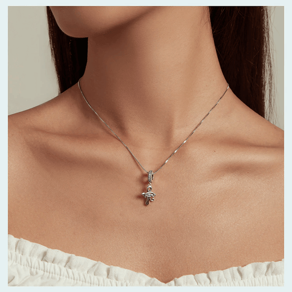 Colar Cruz Ansata Femino, em prata e zirconias olho de horus arquetipo de cleopatra, como ativar o arquetipo de cleopatra, como ativar arquetipo, lado luz e lado sombrada arquetiposhop.com