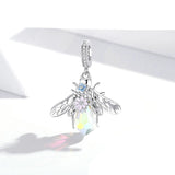Pingente Charm Abelha Apis AB07 Prata 925 É uma peça feita a mão em prata 925, perfeita para quem procura como ativar o arquétipo abelha, lado luz do arquetipo de abelha, lado sombra do arquetipo de abelha, como ativar meu arquétipo? Qual melhor arquetipo utilizar com o arquétipo de abelha? arquetiposhop.com.br