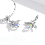 Pingente Charm Abelha Apis AB07 Prata 925 É uma peça feita a mão em prata 925, perfeita para quem procura como ativar o arquétipo abelha, lado luz do arquetipo de abelha, lado sombra do arquetipo de abelha, como ativar meu arquétipo? Qual melhor arquetipo utilizar com o arquétipo de abelha? arquetiposhop.com.br