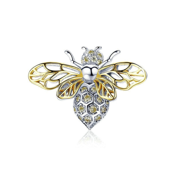 Pingente Charm Abelha Iris AB09 Prata 925 É uma peça feita a mão em prata 925, perfeita para quem procura como ativar o arquétipo abelha, lado luz do arquetipo de abelha, lado sombra do arquetipo de abelha, como ativar meu arquétipo? Qual melhor arquetipo utilizar com o arquétip