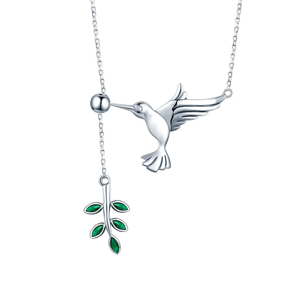 Brincos Beija-Flor BF09 Prata 925 com zircônias verdes é feito à mão é perfeito para quem se procura ativar o arquetipo do beija-flor, como ativar o arquetivpo de beija flor, como usar o arquetipo de beija flor, lado luz do arquetipo de beija flor, lado sombra do arquetipo de beija flor. arquetiposhop.com.br